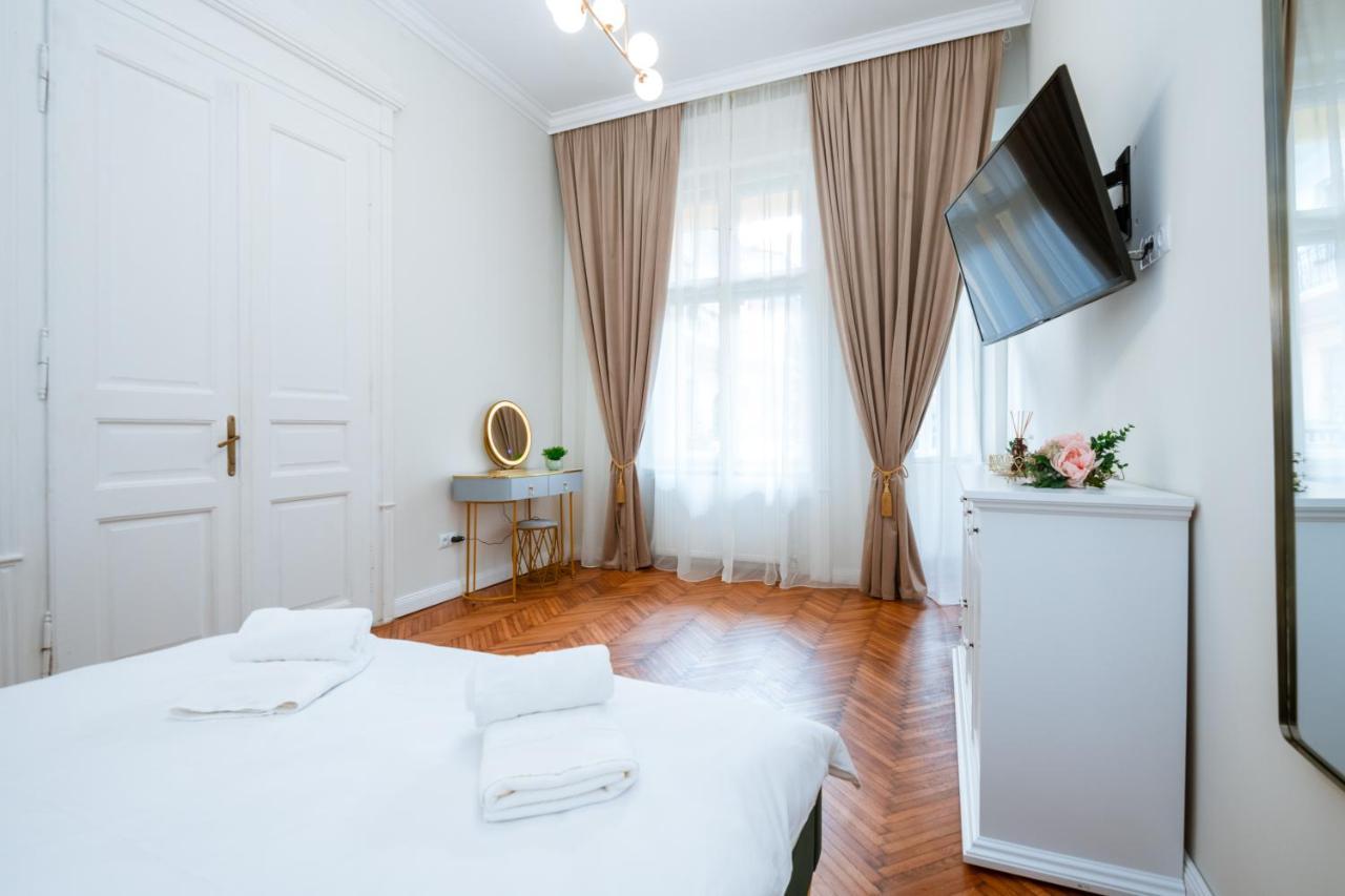 Apartament De Lux Central, P-Ta Matei Corvin Cluj-Napoca Eksteriør billede