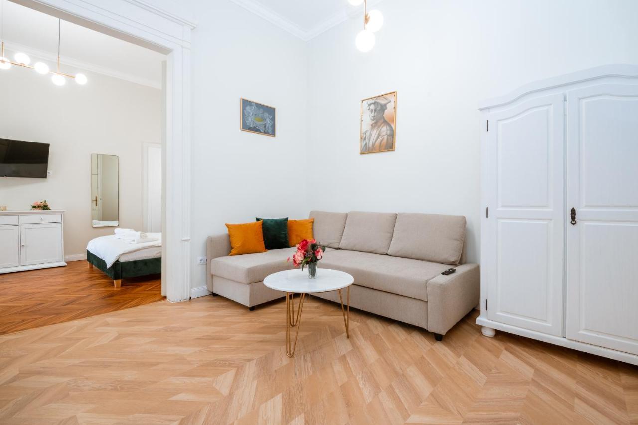 Apartament De Lux Central, P-Ta Matei Corvin Cluj-Napoca Eksteriør billede