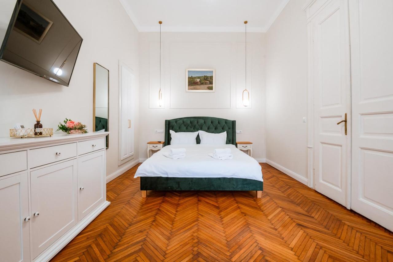 Apartament De Lux Central, P-Ta Matei Corvin Cluj-Napoca Eksteriør billede