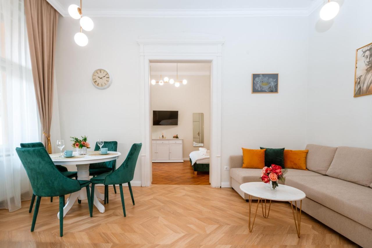 Apartament De Lux Central, P-Ta Matei Corvin Cluj-Napoca Eksteriør billede