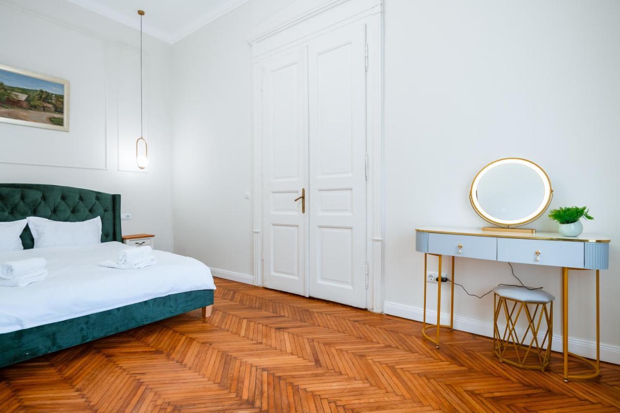 Apartament De Lux Central, P-Ta Matei Corvin Cluj-Napoca Eksteriør billede